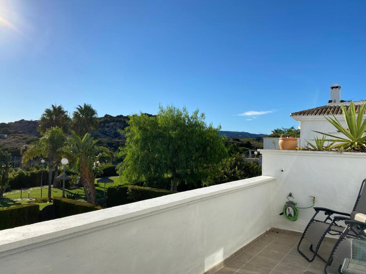 Bahia De Casares Apartment Estepona Exterior photo