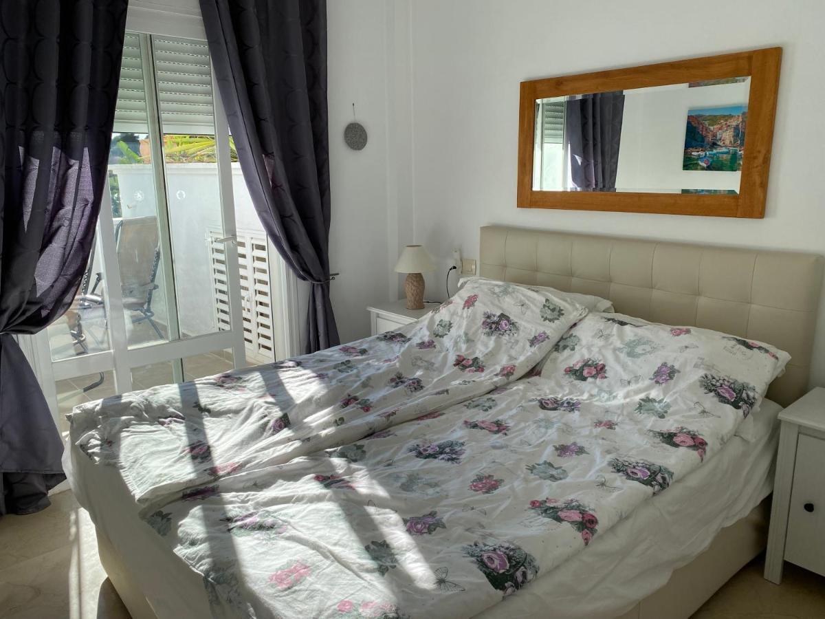 Bahia De Casares Apartment Estepona Exterior photo