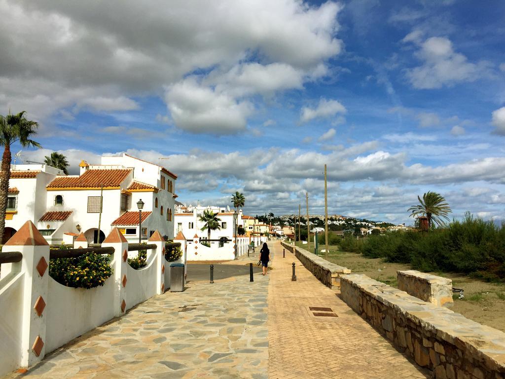 Bahia De Casares Apartment Estepona Room photo