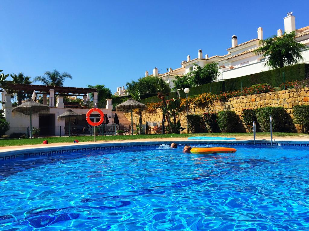 Bahia De Casares Apartment Estepona Exterior photo