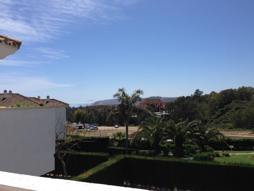 Bahia De Casares Apartment Estepona Room photo