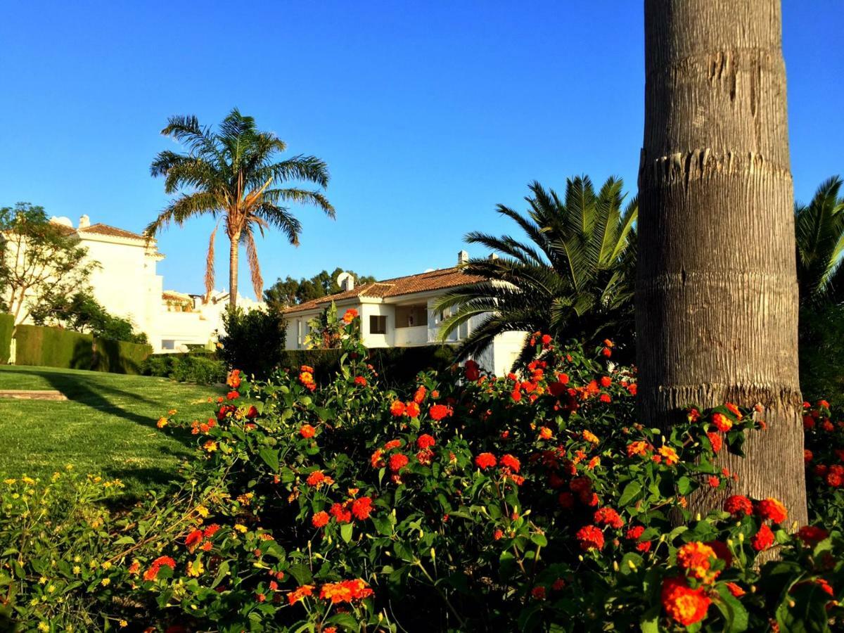 Bahia De Casares Apartment Estepona Exterior photo
